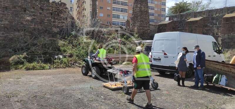 Sondeo del terreno donde se llevará a cabo la intervención arqueológica/TA.